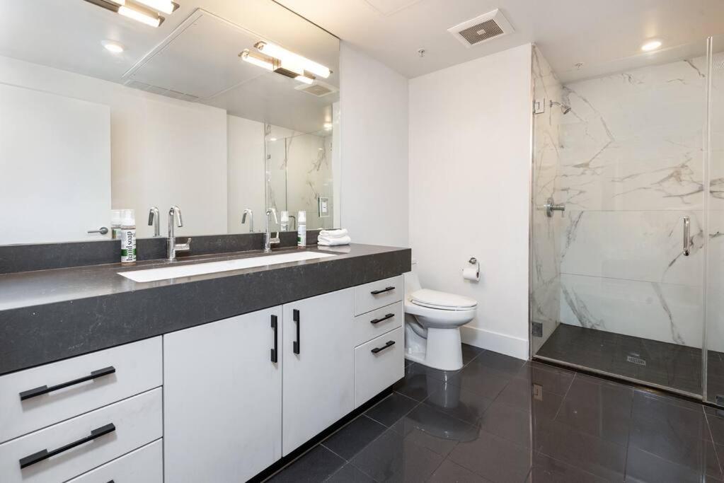 Chic And Elegant 2-Bedroom Haven W/ Roof Deck Los Angeles Bagian luar foto