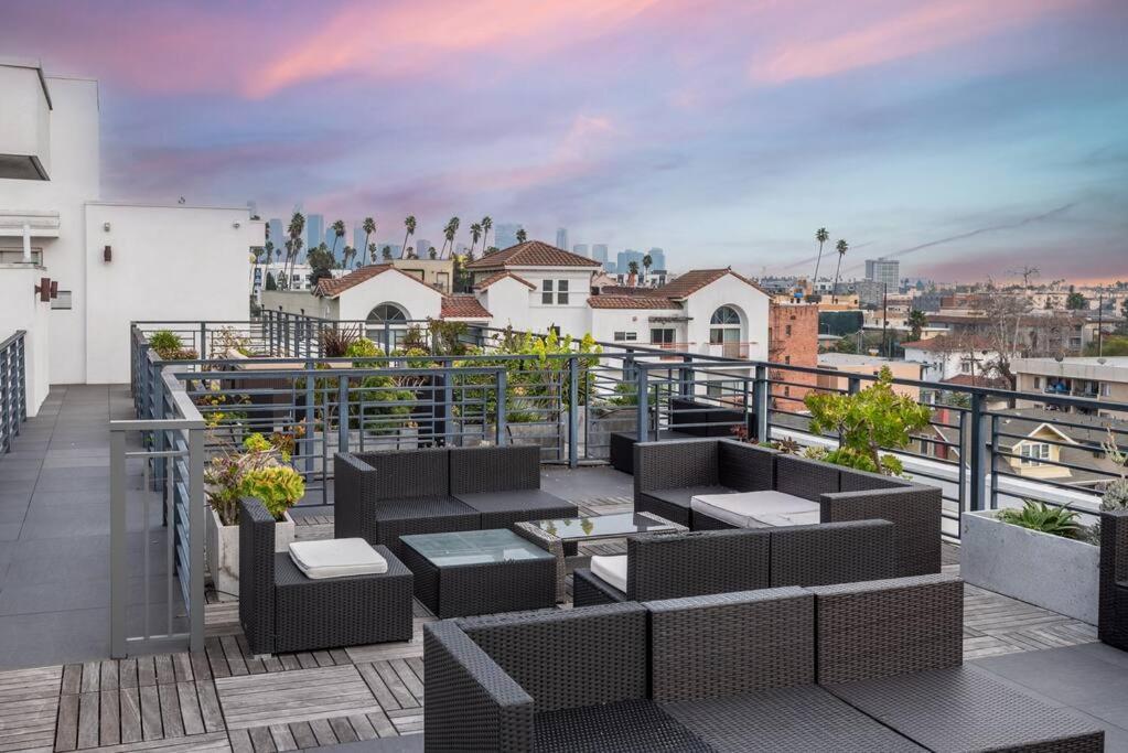 Chic And Elegant 2-Bedroom Haven W/ Roof Deck Los Angeles Bagian luar foto