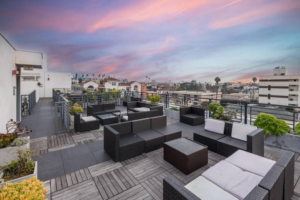 Chic And Elegant 2-Bedroom Haven W/ Roof Deck Los Angeles Bagian luar foto